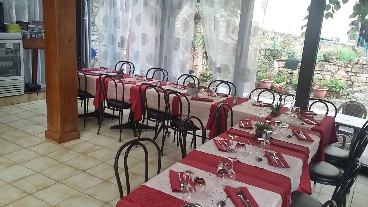 La Petite Maison D'Arnal Sainte-Enimie Bagian luar foto